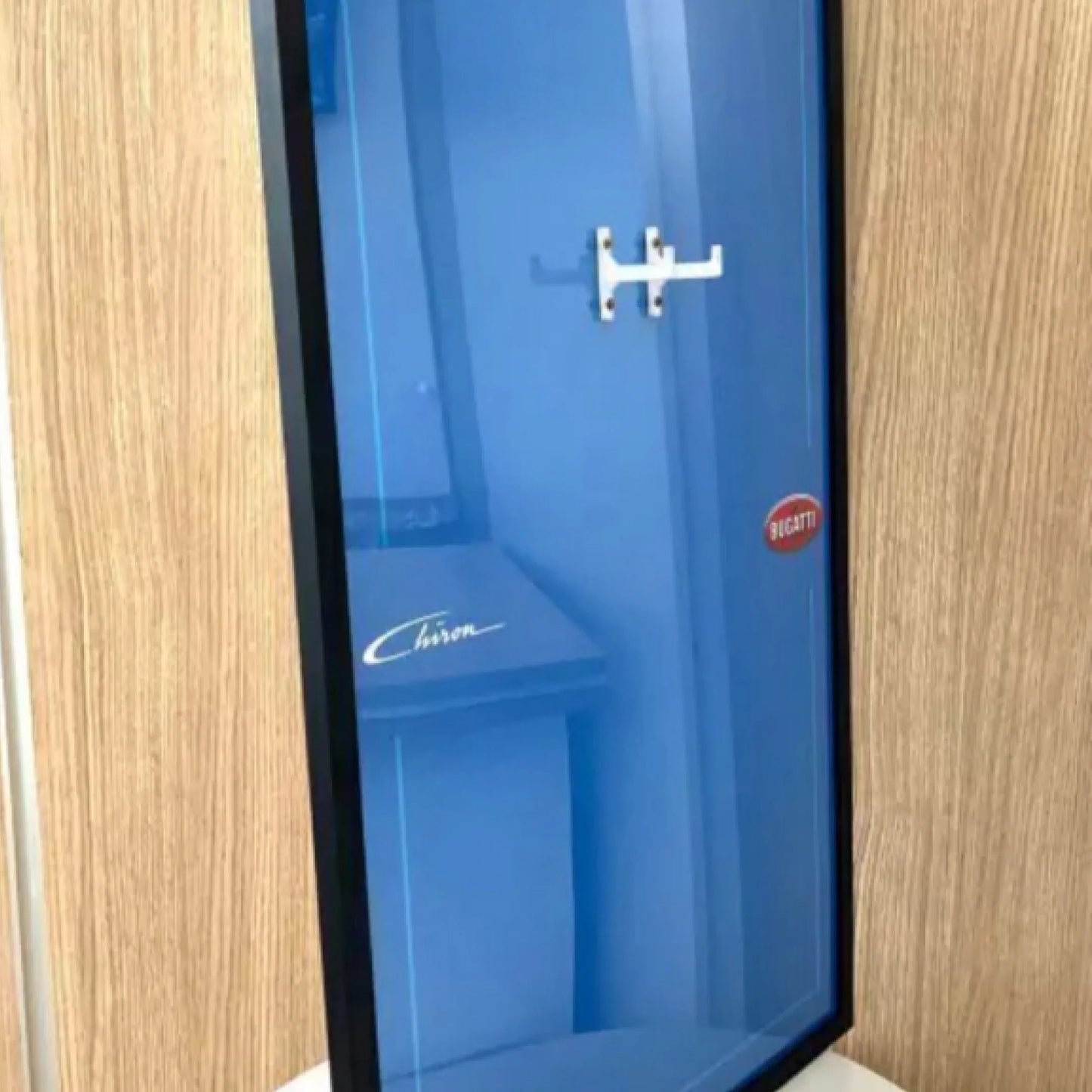 Buy Together! Bugatti Chiron + Acrylic Frame