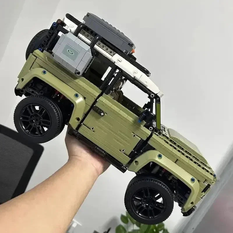 Land Rover Defender (2573 pcs)