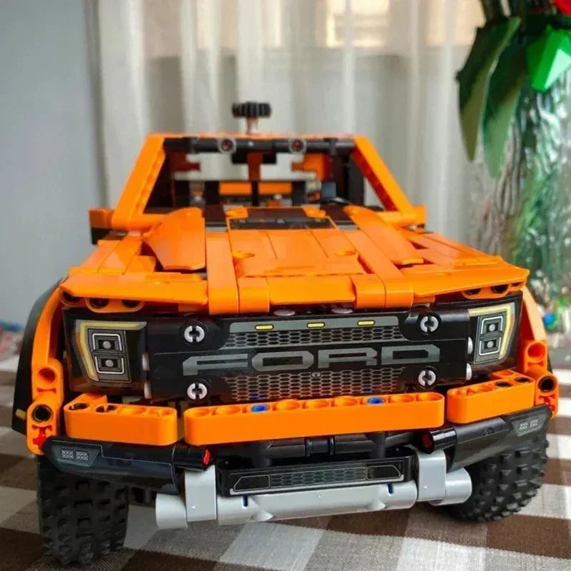 Ford F-150 Raptor (1379 pieces)