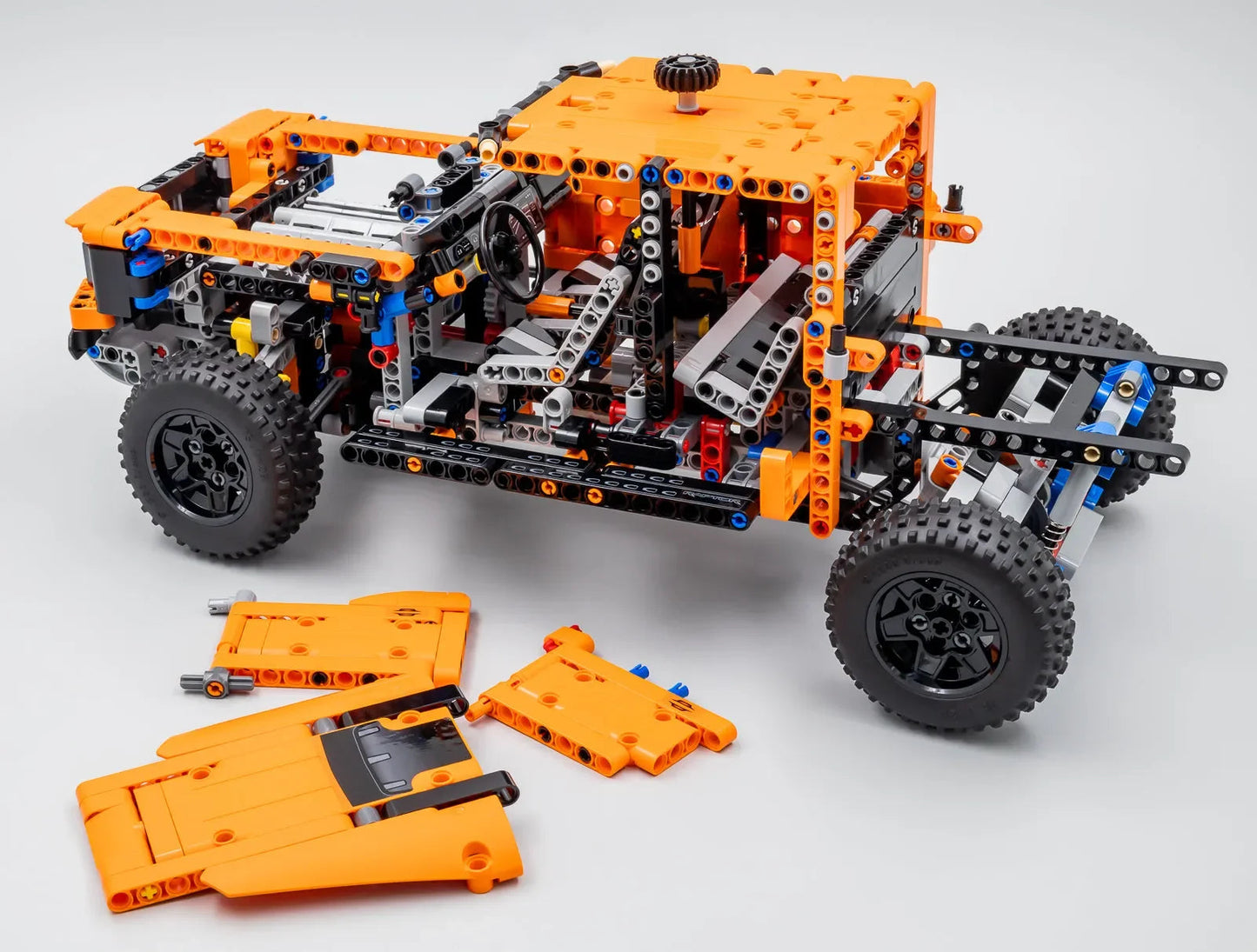 (75% OFF) Ford Raptor F-150 with real mechanics and a V6 Engine with moving pistons (1379 pieces)