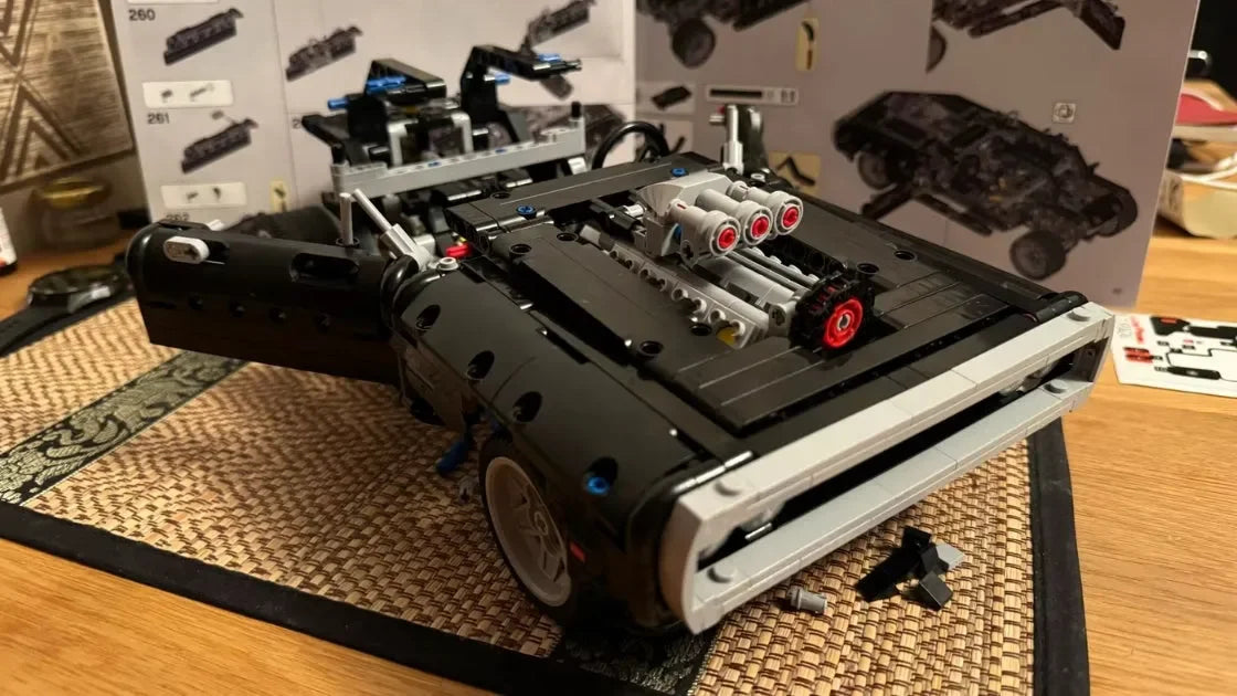 (80% OFF) Vin Diesel's 1970 Dodge Charger from Fast and Furious (1077 pieces)