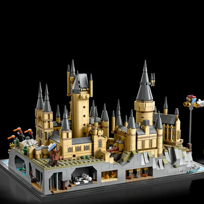 The Castle and the Hogwarts Grounds (2660 pieces)