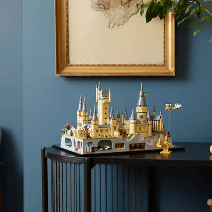 The Castle and the Hogwarts Grounds (2660 pieces)