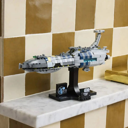 Invisible Hand (557 pieces)