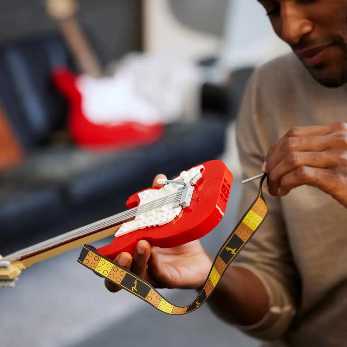 Stratocaster Guitar (1074 pieces)