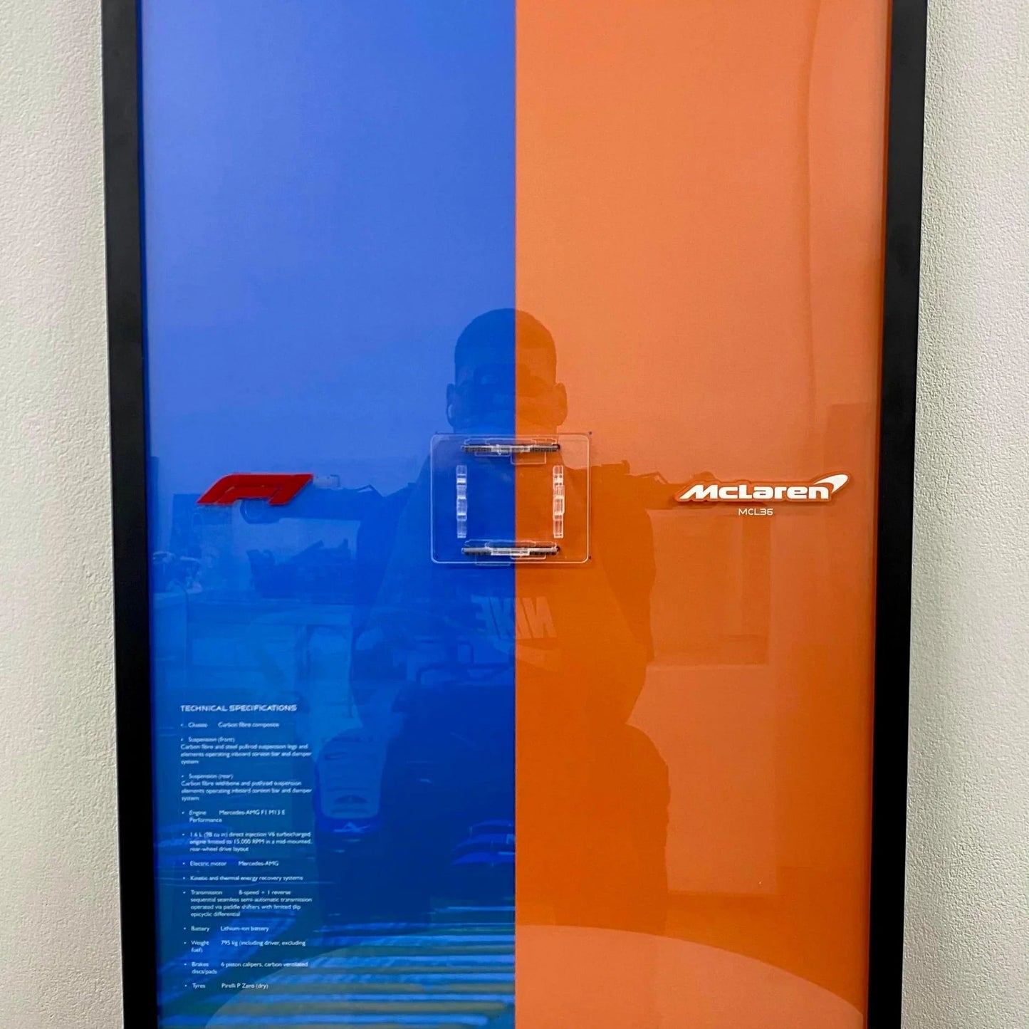 Buy Together! McLaren F1 + Acrylic Frame