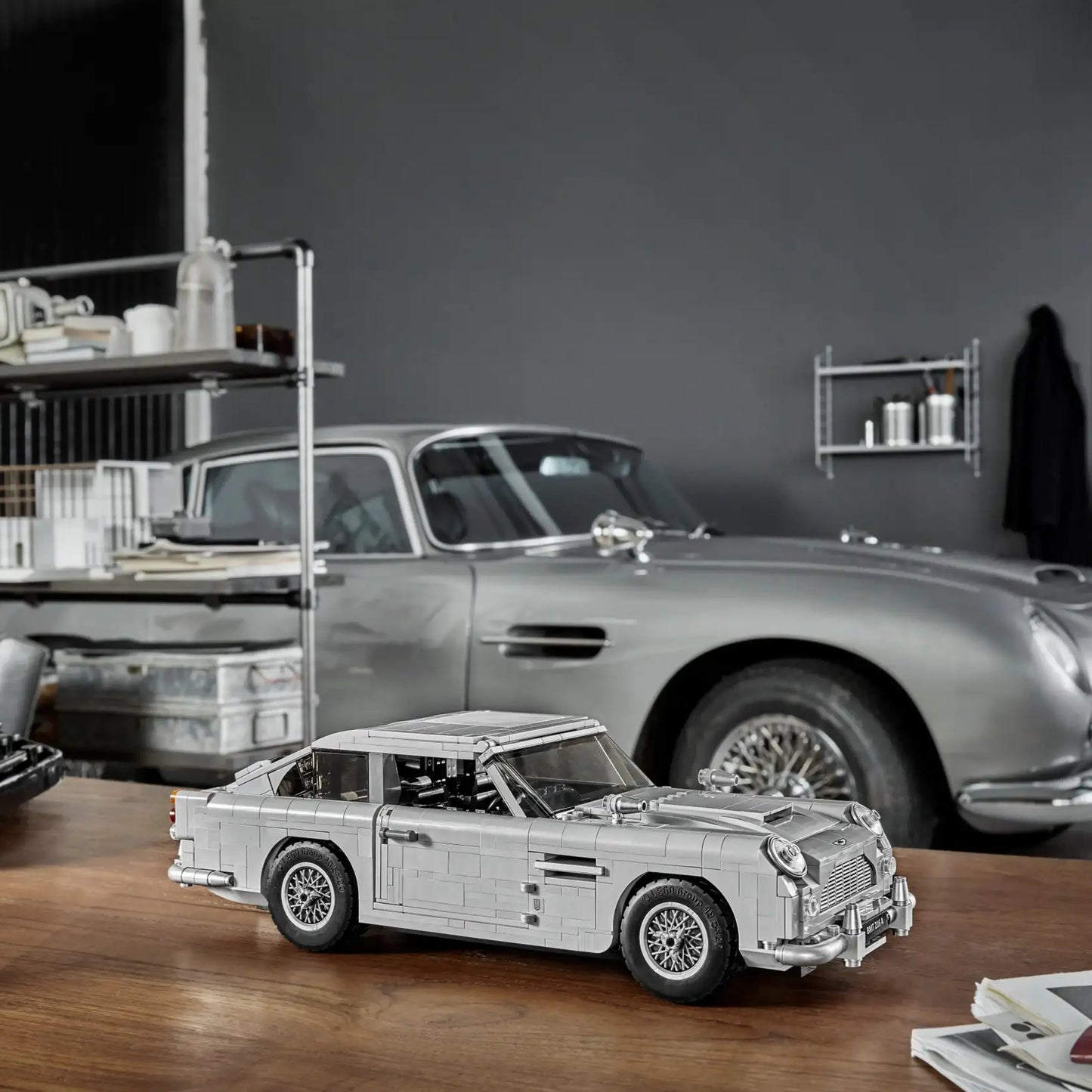 Aston Martin DB5 of James Bond "007" (1295 pieces)