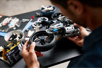 BMW M 1000 RR (1920 pieces)