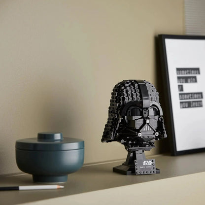 Darth Vader Helmet (834 pieces)