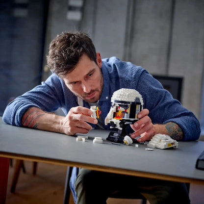 Stormtrooper Helmet (647 pieces)