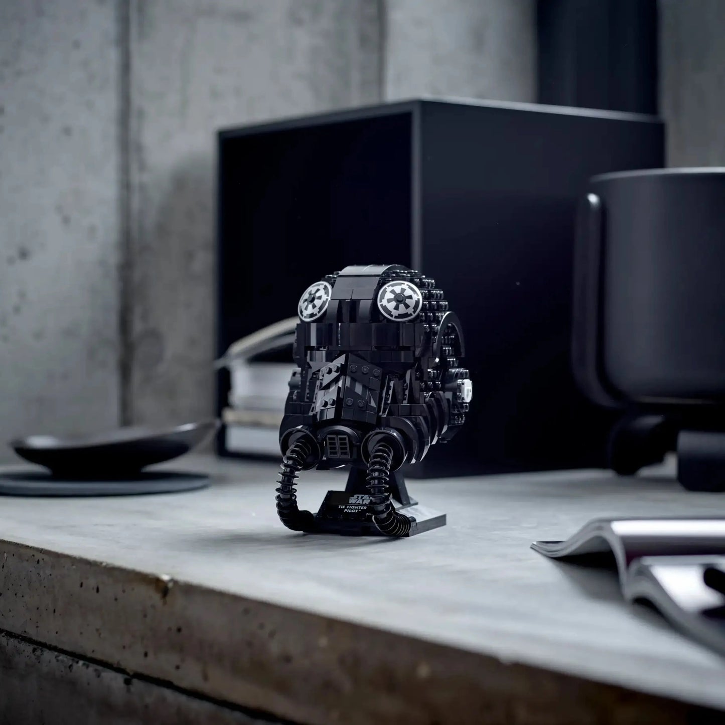 TIE Fighter Pilot Helmet (724 pieces)