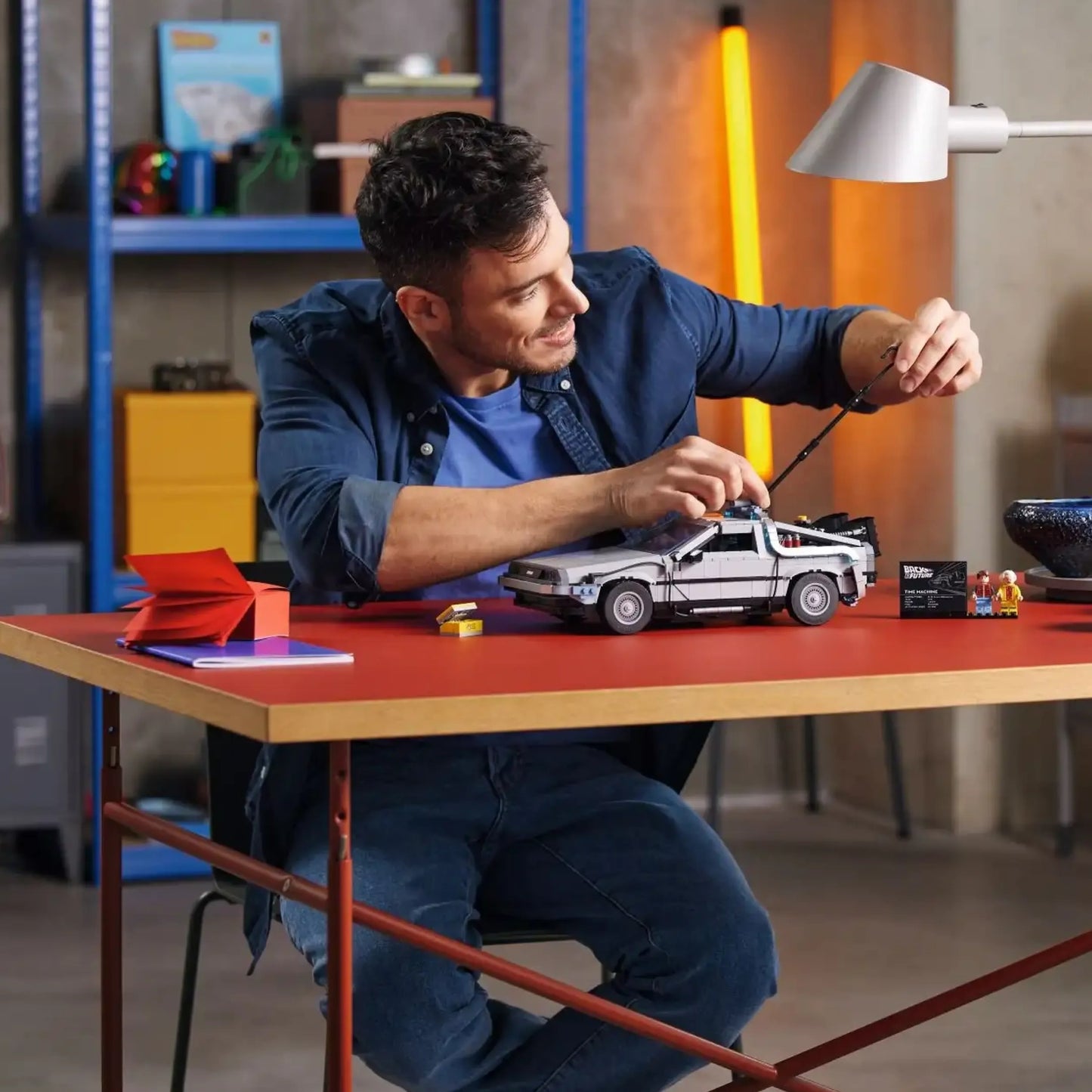 DMC DeLorean "Back to the Future" (1872 pieces)