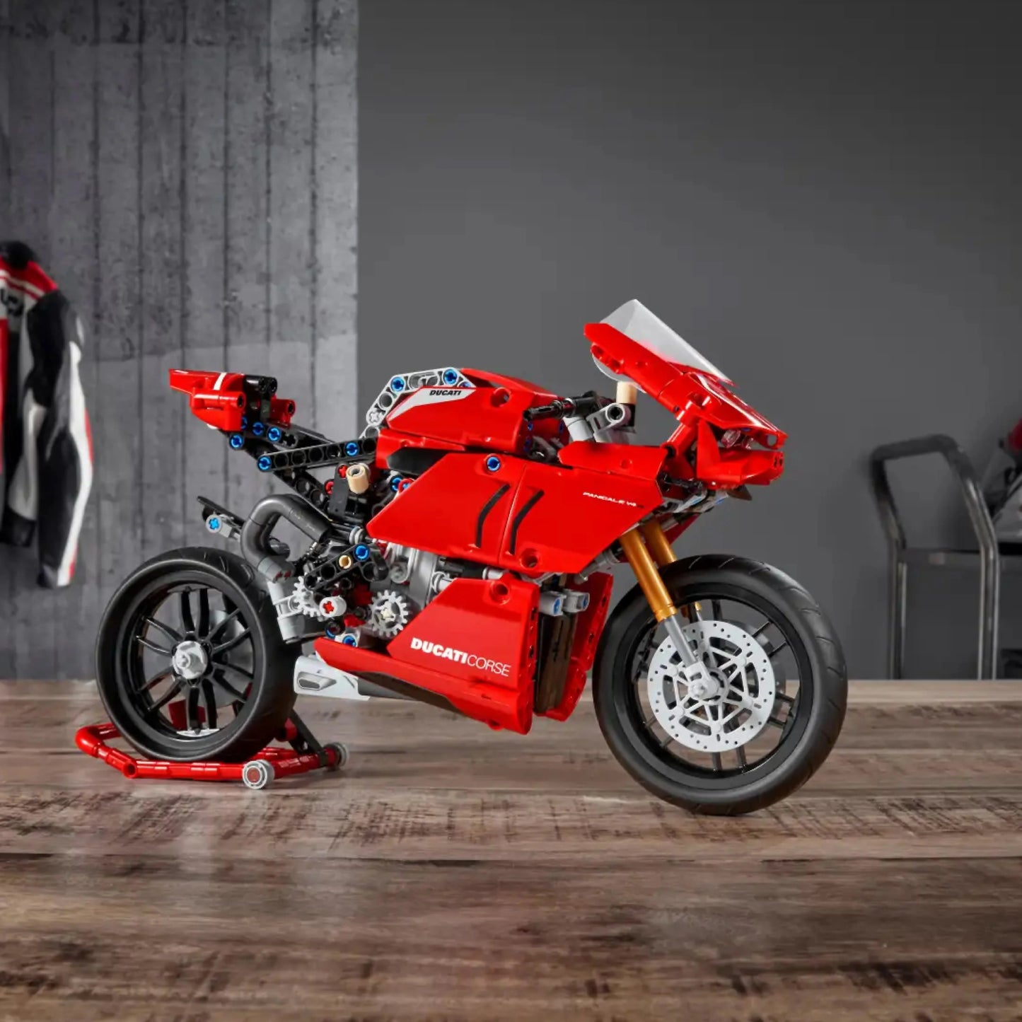 Ducati Panigale V4 R (646 pieces)