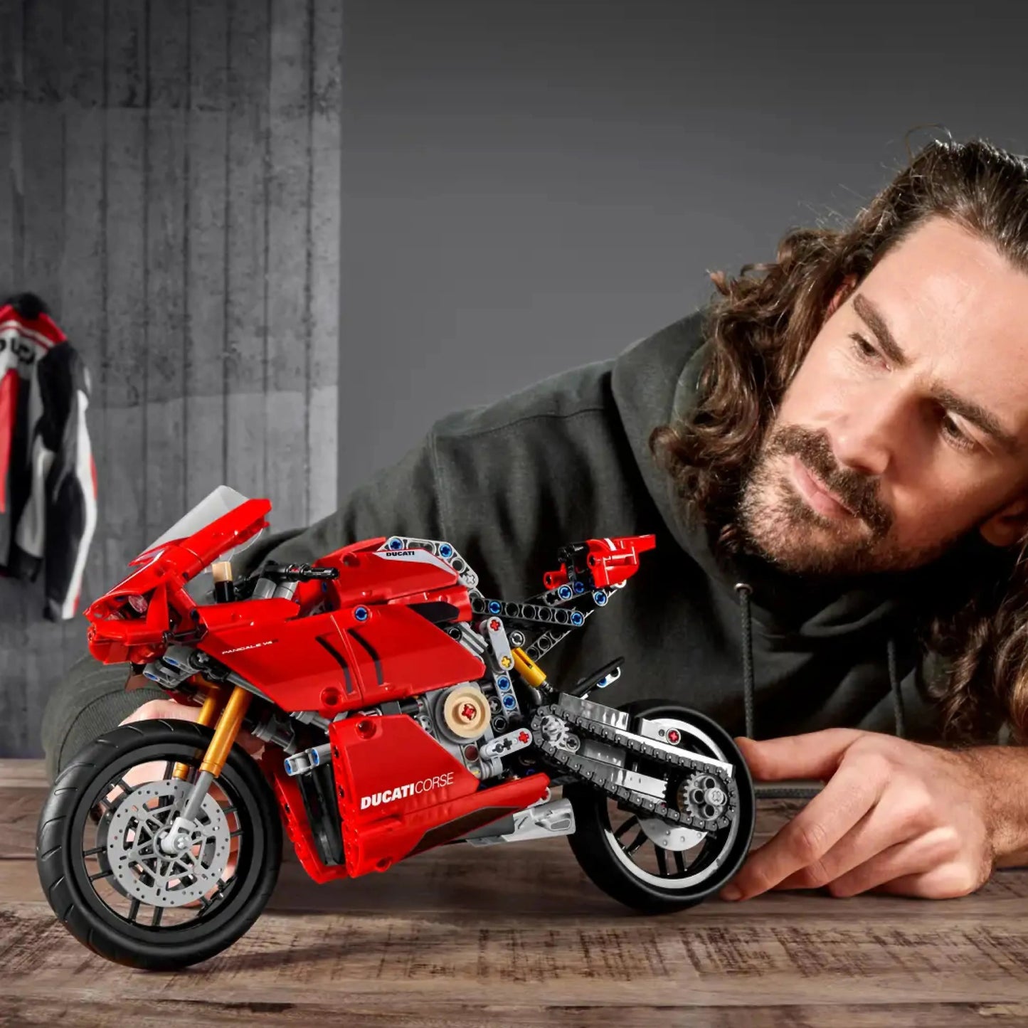 Ducati Panigale V4 R (646 pieces)