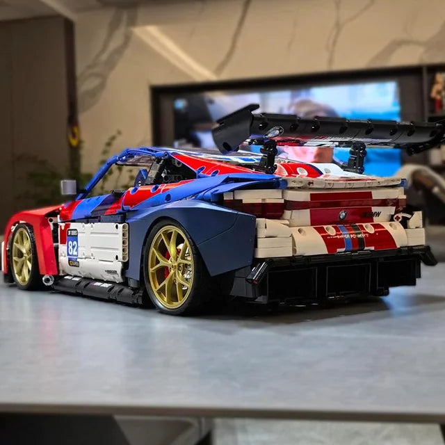 BMW M4 GT4 (4556 pieces)